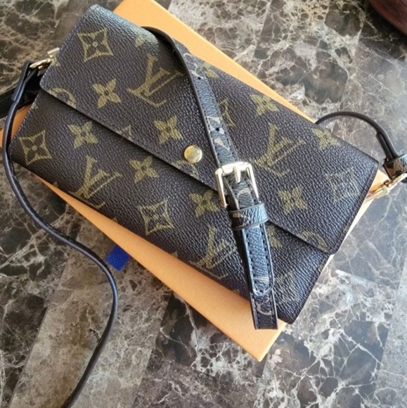 ❤Faux leather adjustable strap ❤ - Picture 9 of 11